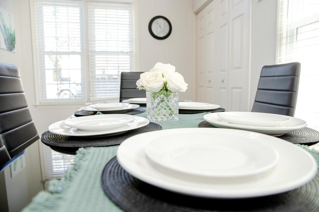 Kids Friendly Ranch,jaccuzzi Tub,walk To Food Lion,keurig Machine,crib,5g Internet Holiday home *