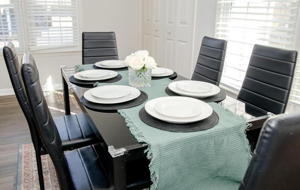 Kids Friendly Ranch,jaccuzzi Tub,walk To Food Lion,keurig Machine,crib,5g Internet Holiday home