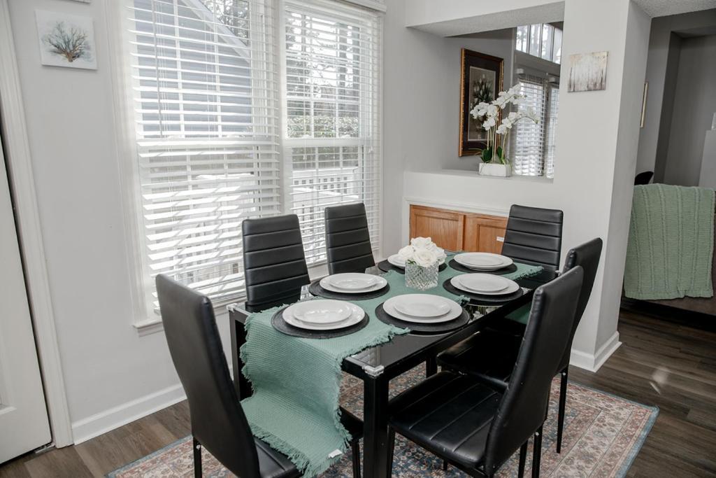 Kids Friendly Ranch,jaccuzzi Tub,walk To Food Lion,keurig Machine,crib,5g Internet