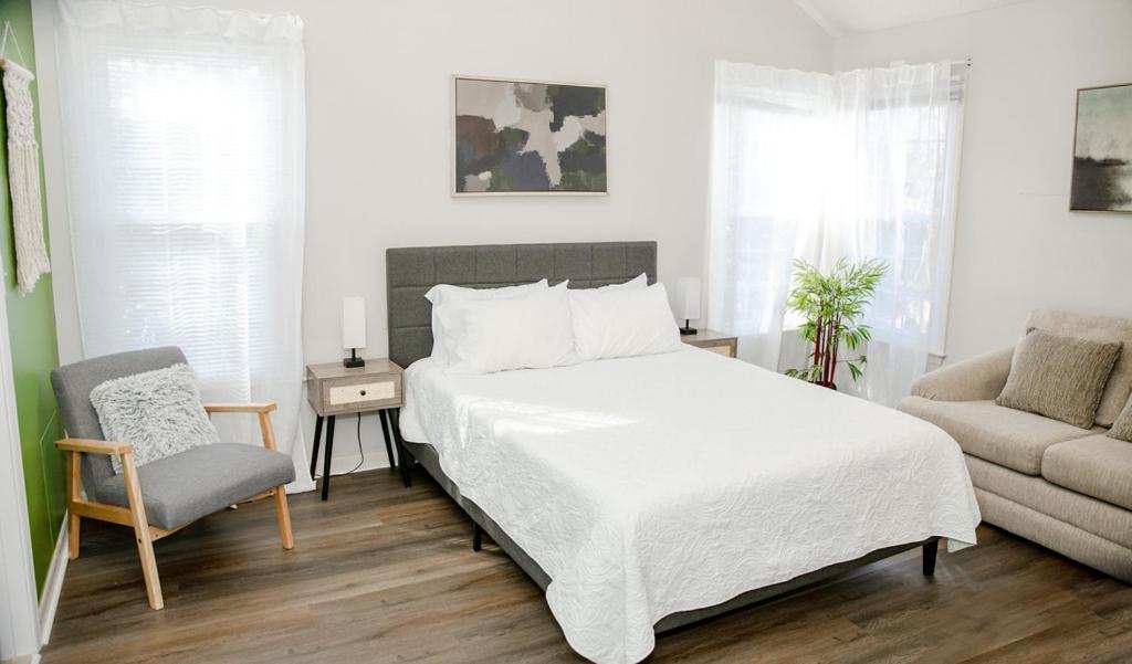 Kids Friendly Ranch,jaccuzzi Tub,walk To Food Lion,keurig Machine,crib,5g Internet Holiday home
