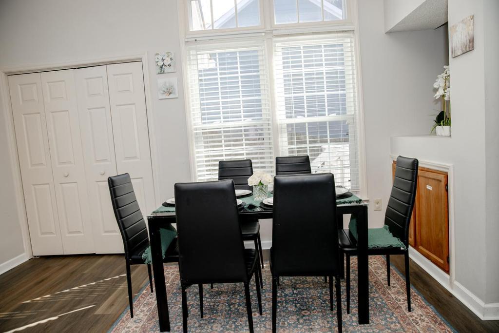 Kids Friendly Ranch,jaccuzzi Tub,walk To Food Lion,keurig Machine,crib,5g Internet *