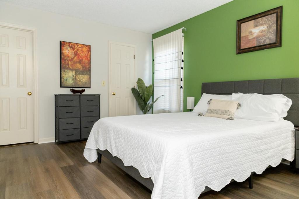 Holiday home Kids Friendly Ranch,jaccuzzi Tub,walk To Food Lion,keurig Machine,crib,5g Internet