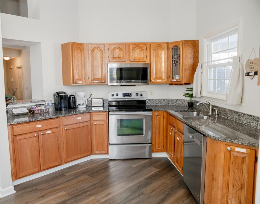 Kids Friendly Ranch,jaccuzzi Tub,walk To Food Lion,keurig Machine,crib,5g Internet Holiday home Cary