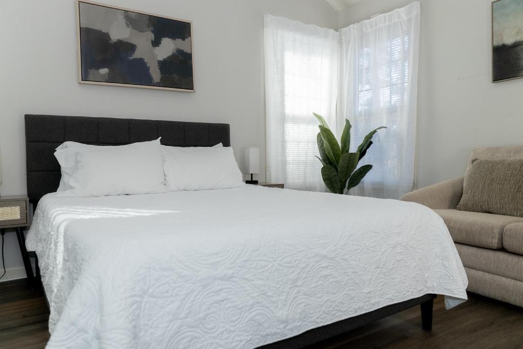 Kids Friendly Ranch,jaccuzzi Tub,walk To Food Lion,keurig Machine,crib,5g Internet Holiday home
